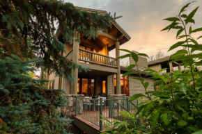 Conifer by AvantStay Secluded Cabin Amongst the Trees w Hot Tub